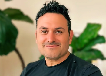 Dr. Daniel Zybutz, DC - LIFE INTEGRATIVE - Vancouver, BC Chiropraticiens - Doctor Portrait Image