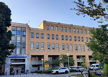 Dr. David Mercier - Quebec, QC Neurosurgeons - Hospital Exterior Image