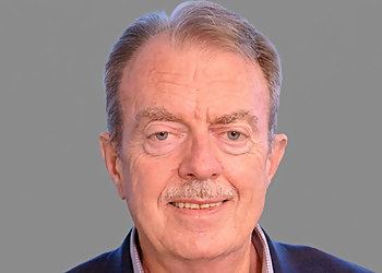 Dr. David Thompson - GORDON AND LESLIE DIAMOND CENTRE Dr. David Thompson - Vancouver, BC Endocrinologues - Doctor Portrait Image