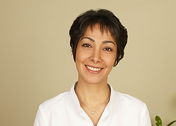 Dr. Dorsa Mand - Surrey, BC Dentists - Doctor Portrait Image