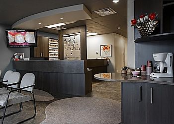 Winnipeg Dentistes Cosmétiques Dr. Doug McDermid - LAKEWOOD DENTAL CENTRE