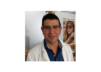 Dr. Edgar Orlando Oliva, OD - VISION CLINIC 