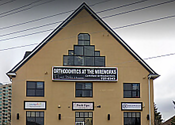 Dr. Eggert Boehlau - ORTHODONTICS AT THE WIREWORKS - Barrie, ON Orthodontistes - Exterior Image