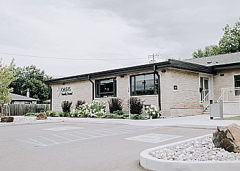 Thunder Bay dentist Dr. Elaine Chow - Oasis Family Dental-Edward Street