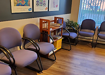 Dr. Eric Jette, Chiropraticien, DC - CLINIQUE CHIROPRATIQUE LACHENAIE - Terrebonne, QC Chiropraticiens - Clinic Interior Image