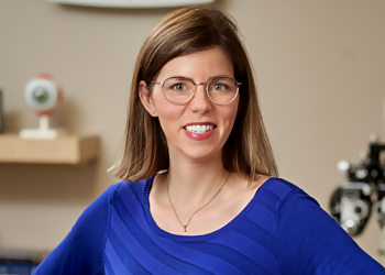 Winnipeg Optométristes Pédiatriques Dr. Erin Loewen, OD - VILLAGE OPTICAL
