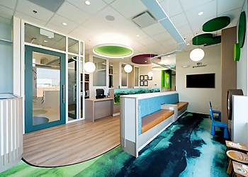 Dr. Fardad M. Vaziri - Edmonton, AB Dentistes Enfants - Clinic Interior Image