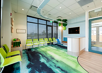 Dr. Fardad M. Vaziri - Edmonton, AB Dentistes Enfants - Waiting Room