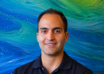 Dr. Fardad M. Vaziri - CHILDRENS DENTAL CENTRE Dr. Fardad M. Vaziri - Edmonton, AB Dentistes Enfants - Doctor Portrait Image