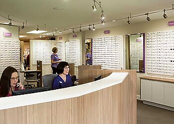 Saanich pediatric optometrist Dr. Florence Fernet-Leclair, OD - CENTRAL SAANICH OPTOMETRY CLINIC