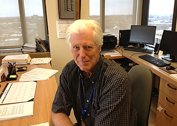 Dr. Fraser Saunders - KINGSTON GENERAL HOSPITAL Dr. Fraser Saunders - Kingston, ON Neurosurgeons - Doctor Portrait Image
