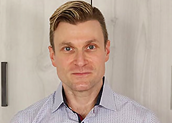 Dr. Frederick Erbiceanu - EAGLE RIDGE DENTISTRY Dr. Frederick Erbiceanu - Barrie, ON Cosmetic Dentists - Doctor Portrait Image