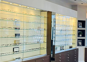 Brampton Optométristes Pédiatriques Dr. Garima Khanna, OD