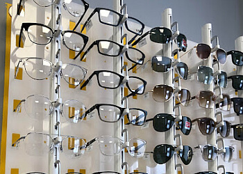 Gatineau pediatric optometrist Dr. Georges Nassif, OD - LABORATOIRE VISUEL