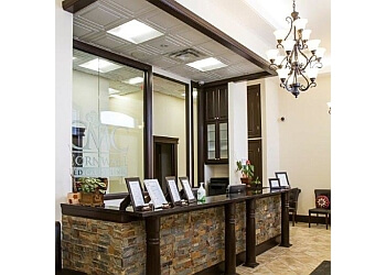 Oakville primary care physician Dr. Gloria Farhat - CORNWALL MEDICAL CLINIC