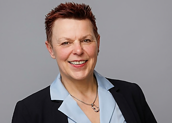 Dr. Gudrun Caspar-Bell - ROYAL UNIVERSITY HOSPITAL Dr. Gudrun Caspar-Bell - Saskatoon, SK Endocrinologues - Doctor Portrait Image
