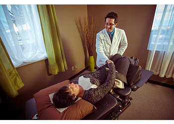 Gatineau chiropractor Dr. Guillaume Toupin, Chiropraticien DC - CLINIQUE SOLUTIONS DISCALES