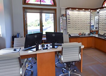 Orangeville optometrist Dr. Hannah Wong - ORANGEVILLE OPTOMETRISTS