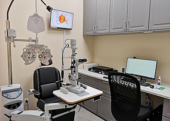 Richmond pediatric optometrist Dr. Helen Wang, OD - MINORU EYE CLINIC