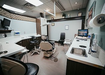 Red Deer Dentistes Dr. Henry Der - BOWER DENTAL CENTRE