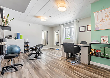 Sherbrooke chiropractor Dr. Janelle Authier, Chiropraticien DC - OCHIRO