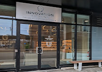 Kitchener Optométristes Dr. Jason Chau, OD - INNOVATION EYE CLINIC