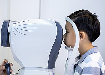 Kelowna pediatric optometrist Dr. Audrey Janelle-Brousseau, OD - ORCHARD PARK OPTOMETRY