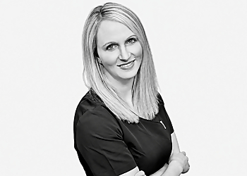 Dr. Jennifer Macisaac - OTTAWA DERM & SURGERY CENTRE Dr. Jennifer Macisaac - Ottawa, ON Dermatologists - Doctor Portrait Image