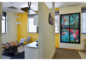 Brantford children dentist Dr. Johnathan Woo - PEACHTREE KIDS DENTAL