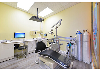 Toronto Dentistes Enfants Dr. Mahvareh Akhgar - SUNRISE KIDS DENTAL-BEACHES