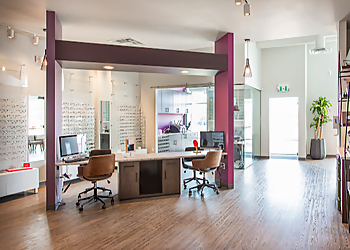 Sherwood Park Optométristes Pédiatriques Dr. Jonathan Akle, OD - EMERALD HILLS EYE CARE