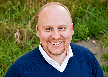 Dr. Jonathan McVicar, PH.D - RICHMOND COUNSELLING & WELLNESS Dr. Jonathan McVicar, PH.D - RICHMOND COUNSELLING & WELLNESS - Richmond, BC Psychologues - Doctor Portrait Image