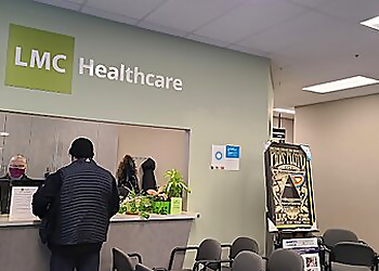 Dr. Julie Daitchman - Vaughan, ON Endocrinologists - Clinic Interior Image
