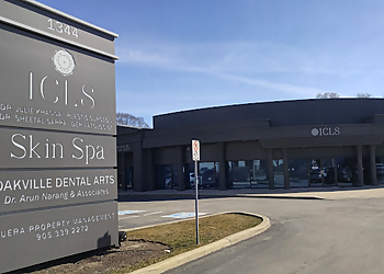 Dr. Julie Khanna - Oakville, ON Chirurgien Plasticien - Clinic Exterior Image