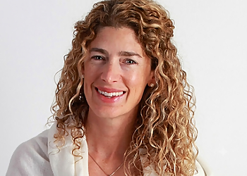 Dr. Julie Prevost Clinique - Saint Jerome, QC Neurologues - Doctor Portrait Image