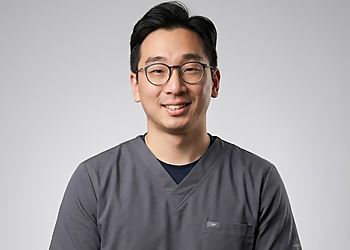 Dr. Junsung Park - TAUNTON VILLAGE DENTAL Dr. Junsung Park - Oshawa, ON Dentists - Doctor Portrait Image
