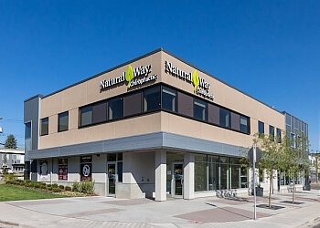 Calgary Chiropraticiens Dr. Kale Matovich, DC - NATURAL WAY CHIROPRACTIC