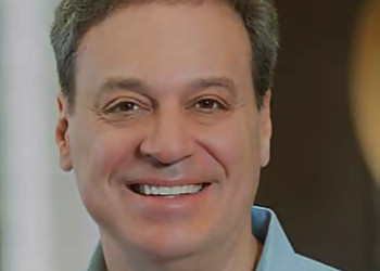 Dr. Kevin Davis - RED HILL ORTHODONTICS - Hamilton, ON Orthodontistes - Doctor Portrait Image