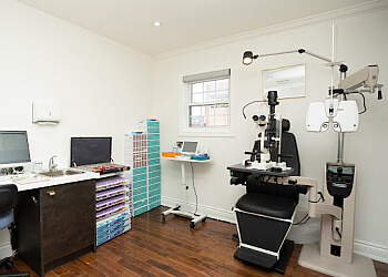 Aurora Optométristes Dr. Lauren Hsia, OD - ÓPTICA HERMOSO