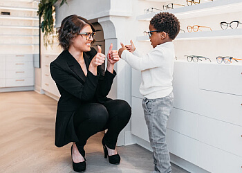 St Albert Optométristes Pédiatriques Dr. Lauren Zaiffdeen, OD - THE MONOCLE