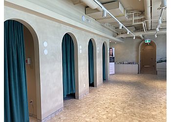 Langley dermatologist Dr. Lawrence Haiducu - Q DERMATOLOGY + AESTHETICS CENTRE