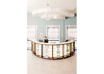 Toronto dermatologist Dr. Lisa Kellett - DLK ON AVENUE