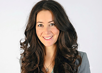 Dr. Lori Goldenberg - SMILESQUAD KIDS DENTAL Dr. Lori Goldenberg - Toronto, ON Children Dentists - Doctor Portrait Image