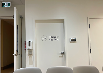 Dr. Lukas Kus - Vaughan, ON Docteur ORL - Hospital Interior Image