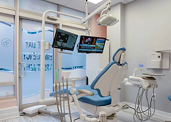 Aurora Dentistes Cosmétiques Dr. Mandana Many - DANA DENTAL