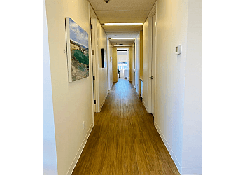 North Vancouver endocrinologist Dr. Mandana Moosavi - SUMMIT MEDICAL