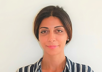 Dr. Mandana Moosavi - SUMMIT MEDICAL Dr. Mandana Moosavi - North Vancouver, BC Endocrinologues - Doctor Portrait Image