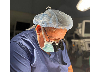 Winnipeg Chirurgien Plasticien Dr. Manfred Ziesmann - ZIESMANN COSMETIC CLINIC