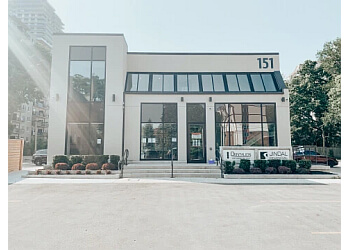 London orthodontist Dr. Manisha Jindal - DENTALIGN ORTHODONTICS