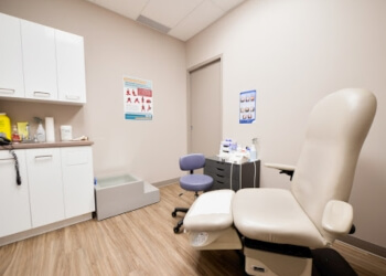 Drummondville podiatrist Dr. Marc-André Héroux, DPM - PIEDRÉSEAU DRUMMONDVILLE